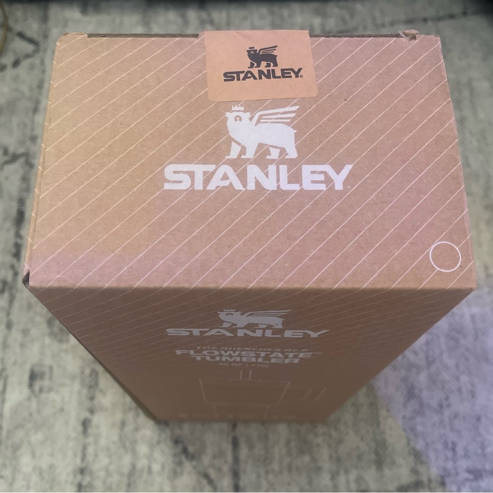 Stanley Quencher H2.0 FlowState 40 oz Tumbler-Cherry Blossom - Picture 3 of 3